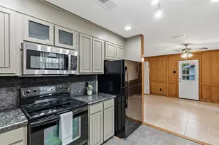 2826 Forestwood Dr, Bryan, TX 77801 - Photo 16