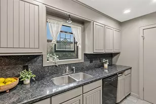 2826 Forestwood Dr, Bryan, TX 77801 - Photo 2