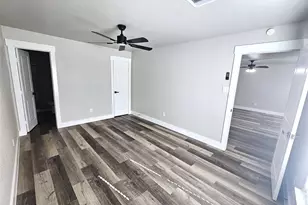 1005 Robinhood Ln, Angleton, TX 77515 - Photo 10