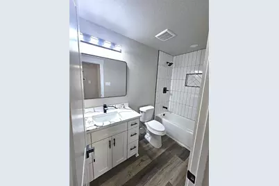 1005 Robinhood Lane, Angleton, TX 77515 - Photo 16