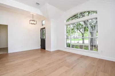 202 Knoll Forest Drive, Sugar Land, TX 77479 - Photo 6