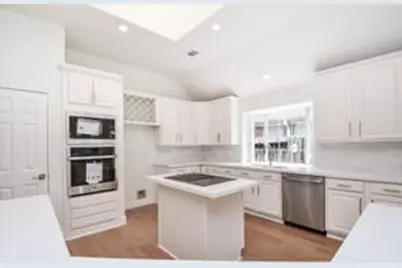 202 Knoll Forest Drive, Sugar Land, TX 77479 - Photo 8