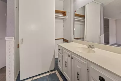 10647 Chapel Hill Drive, Houston, TX 77099 - Photo 38