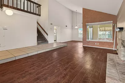 10647 Chapel Hill Drive, Houston, TX 77099 - Photo 8