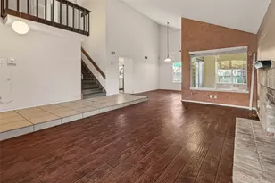 10647 Chapel Hill Dr, Houston, TX 77099 - Photo 8