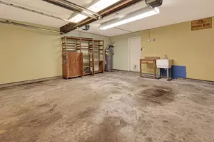 10647 Chapel Hill Dr, Houston, TX 77099 - Photo 40