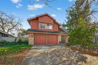 10647 Chapel Hill Drive, Houston, TX 77099 - Photo 2