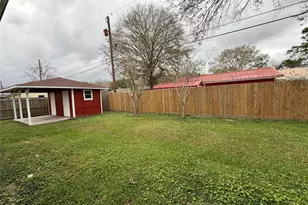 316 Angle St, Angleton, TX 77515 - Photo 28