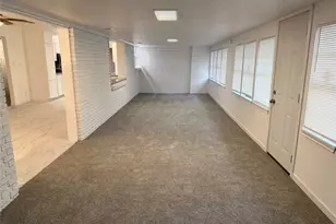 316 Angle St, Angleton, TX 77515 - Photo 10