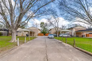 1930 Avenue B, Katy, TX 77493 - Photo 2