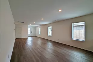 8810 Wooster Trails Dr, Baytown, TX 77521 - Photo 4