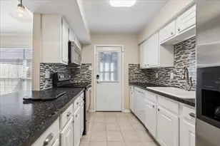 6406 Ferris Dr, Houston, TX 77081 - Photo 10