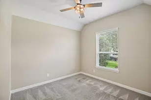 11022 Sarah Bluff Ln, Cypress, TX 77433 - Photo 20