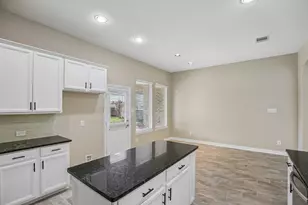 11022 Sarah Bluff Ln, Cypress, TX 77433 - Photo 16