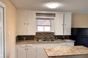 2820 Moore Ave, Bay City, TX 77414 - Photo 10