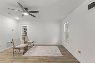 606 Winding Way St, Lake Jackson, TX 77566 - Photo 6