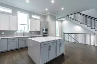 1541 W 22nd St, Houston, TX 77008 - Photo 12