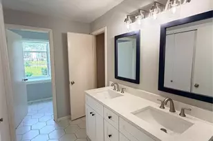 9809 Richmond Ave, Houston, TX 77042 - Photo 8