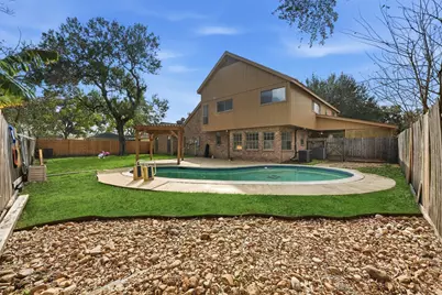2408 Chelmsford Court, Alvin, TX 77511 - Photo 18