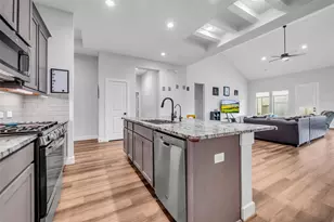 2502 Ocean Key Dr, Texas City, TX 77568 - Photo 6