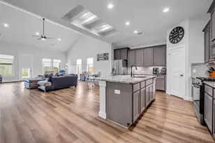 2502 Ocean Key Dr, Texas City, TX 77568 - Photo 8