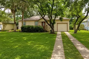 1211 17th Ave N, Texas City, TX 77590 - Photo 1