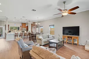 623 W Deberry Ave, Aransas Pass, TX 78336 - Photo 6