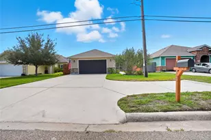 623 W Deberry Ave, Aransas Pass, TX 78336 - Photo 2