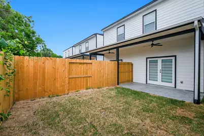 8328 Mariah Street #B, Houston, TX 77051 - Photo 16