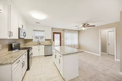 241 S Masonic St, Bellville, TX 77418 - Photo 2