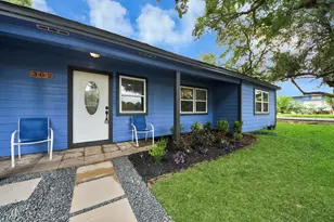302 County Park Dr, League City, TX 77573 - Photo 2