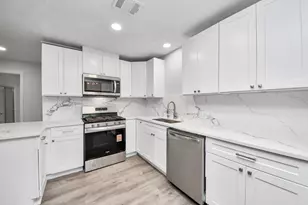 302 County Park Dr, League City, TX 77573 - Photo 8