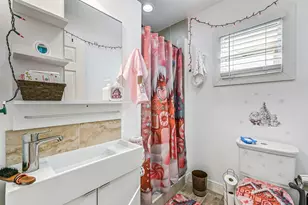 4009 Ave N 1/2, Galveston, TX 77550 - Photo 18