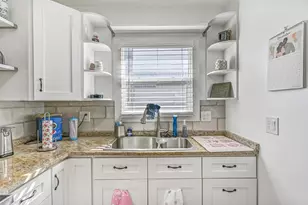 4009 Ave N 1/2, Galveston, TX 77550 - Photo 14