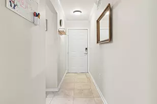 501 W 26th St, Austin, TX 78705 - Photo 2
