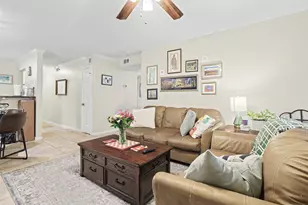 501 W 26th St, Austin, TX 78705 - Photo 4