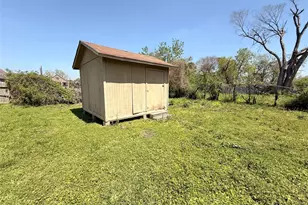 872 Granville Dr, Houston, TX 77091 - Photo 22