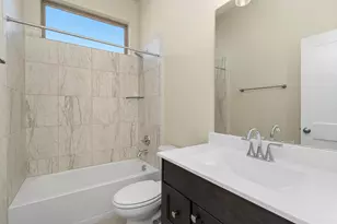 412 Northern Pike Dr, Conroe, TX 77318 - Photo 10