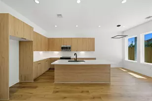 5029 Van Fleet St, Houston, TX 77033 - Photo 14