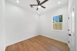 5029 Van Fleet St, Houston, TX 77033 - Photo 26