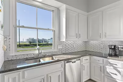 21011 W Sand Hill Drive, Galveston, TX 77554 - Photo 16