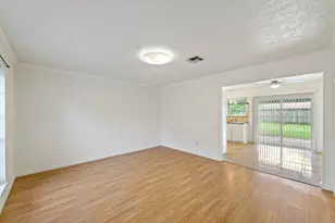16703 David Glen Dr, Friendswood, TX 77546 - Photo 2