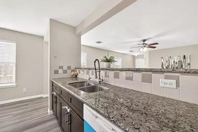 13126 Dawn Hollow Lane, Houston, TX 77072 - Photo 18