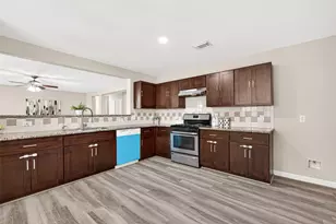 13126 Dawn Hollow Ln, Houston, TX 77072 - Photo 14