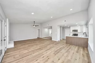 7718 Woodnettle Ln, Houston, TX 77086 - Photo 6