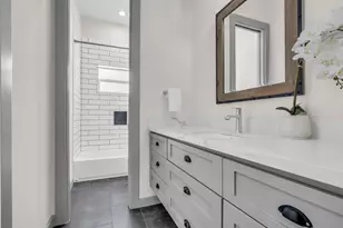 1207 E 28th St, Houston, TX 77009 - Photo 32