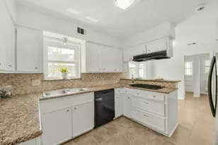 12011 Kirknoll Dr, Houston, TX 77089 - Photo 16