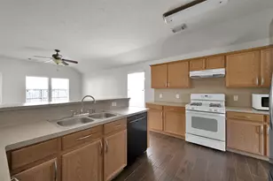 11510 Harbour Lake Ct, Humble, TX 77396 - Photo 8