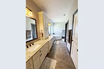 1043 Winchester Trail, Angleton, TX 77515 - Photo 12