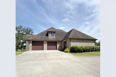 1043 Winchester Trail, Angleton, TX 77515 - Photo 2
